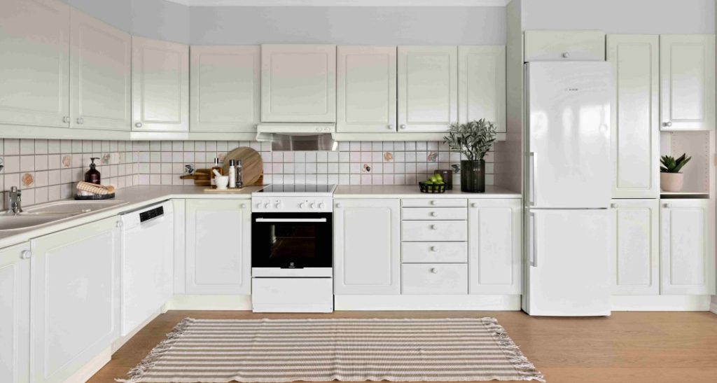 monochrome-kitchen-set